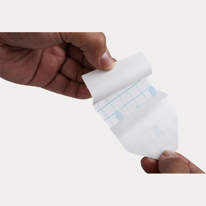 Прозрачная повязка на рану (дизайн с синими квадратами)
