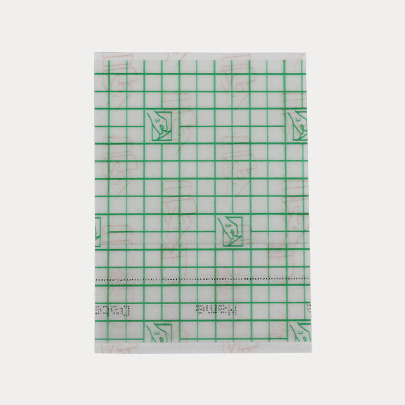 Прозрачная повязка на рану (дизайн с зелеными квадратами)